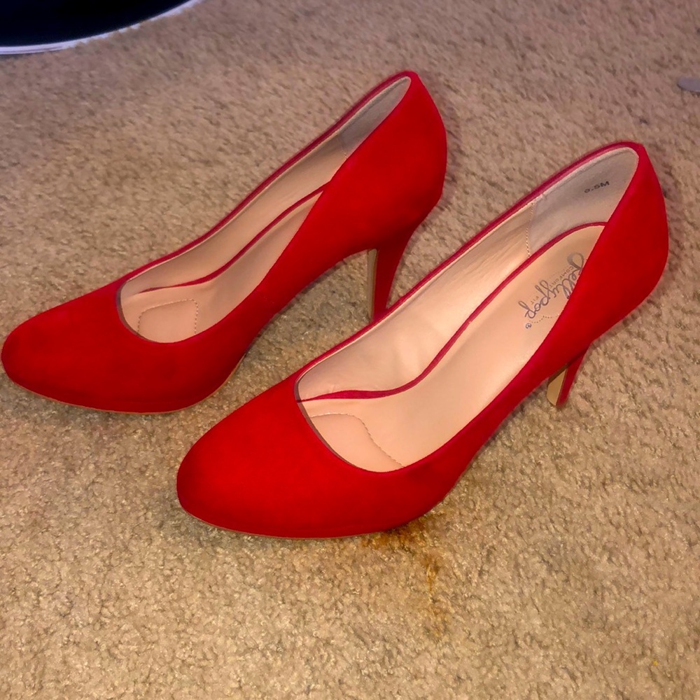 Blood red pumps
